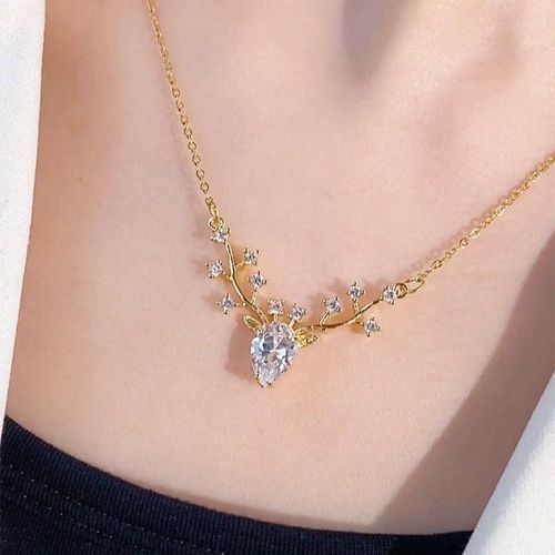 Yilu has your little elk pendant necklace, internet famous, popular, high-end, stylish, collarbone chain