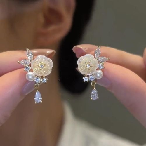 Sparkling earrings with water droplets, small petals, zircon tassel earrings, gold-plated women's jewelry