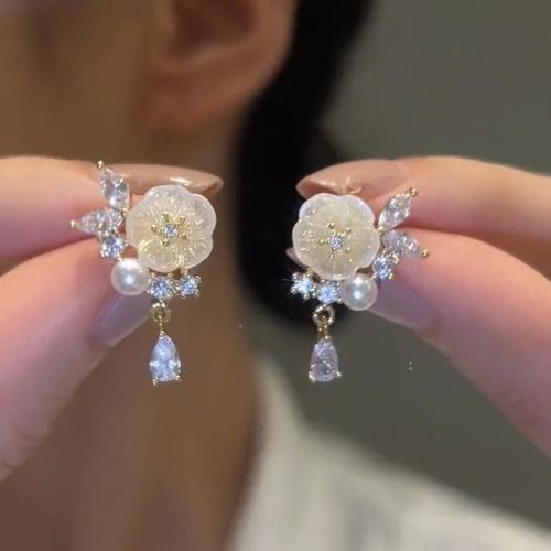 Sparkling earrings with water droplets, small petals, zircon tassel earrings, gold-plated women's jewelry