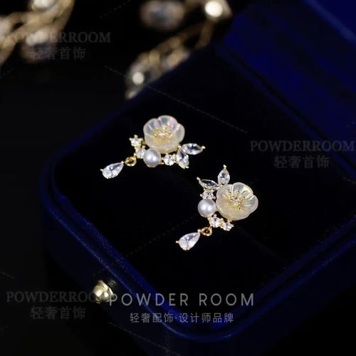 Sparkling earrings with water droplets, small petals, zircon tassel earrings, gold-plated women's jewelry