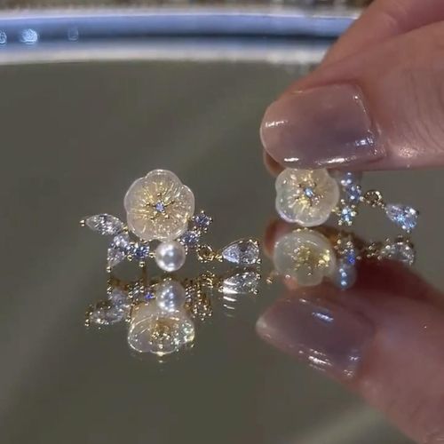 Sparkling earrings with water droplets, small petals, zircon tassel earrings, gold-plated women's jewelry