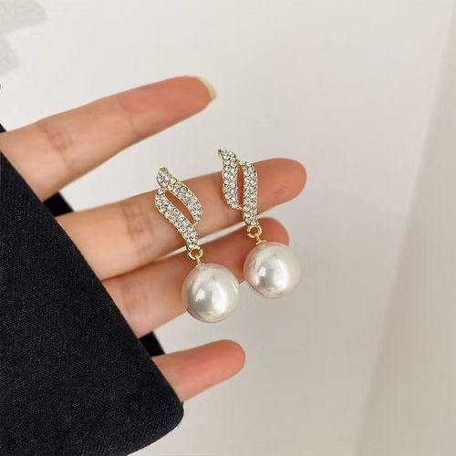 Elegant pearl earrings, light luxury style earrings, multi-functional women's earrings