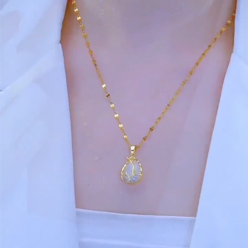 Tulip titanium steel necklace, a popular style that doesn't fade, a high-end female collarbone chain