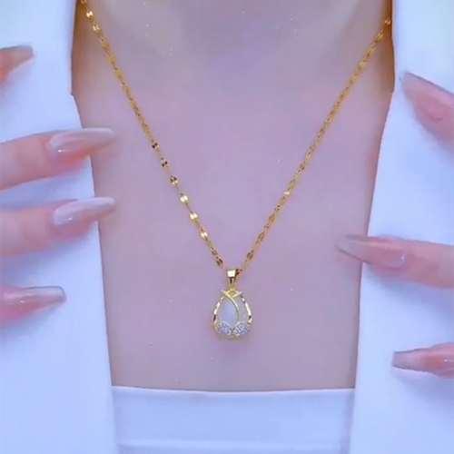 Tulip titanium steel necklace, a popular style that doesn't fade, a high-end female collarbone chain
