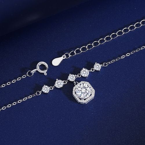 Diamond-encrusted small sugar cube necklace women's light luxury niche design high-end tassel clavicle chain delicate and versatile temperament necklace