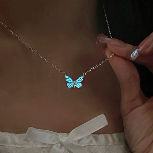 The Butterfly Light necklace is a new, simple, light luxury and fashionable style for women. It features a blue, luminous and dynamic Butterfly Forest Aurora collarbone chain
