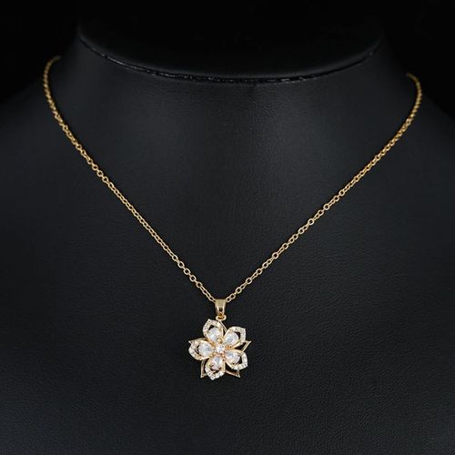 Ladies' flower necklace, exquisite rotating crystal flower pendant necklace, adjustable rotating necklace, Bauhinia flower necklace, fun summer jewelry