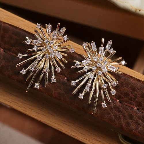 French retro golden firework zircon stud earrings for women, exquisite, light luxury, versatile and elegant earrings