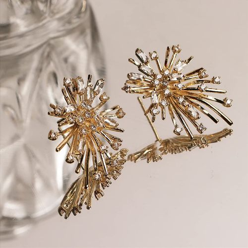 French retro golden firework zircon stud earrings for women, exquisite, light luxury, versatile and elegant earrings