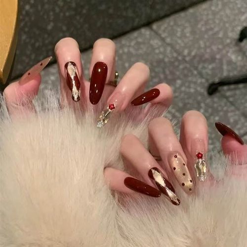 The new handcrafted, custom-made press-on nails are reusable, offering a high-end, luxurious feel.