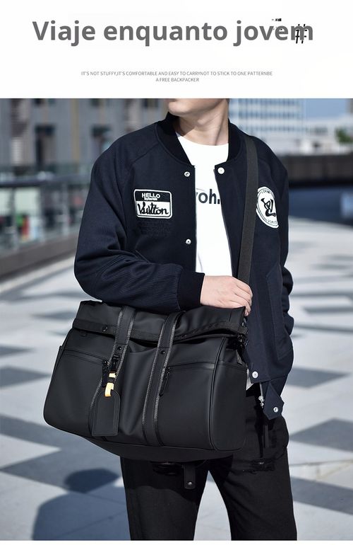 🔥 Nova tendência 2025 chegou! Bolsa masculina com design premium e espaço de sobra. 💥 Estoque limitado – peça já a sua!