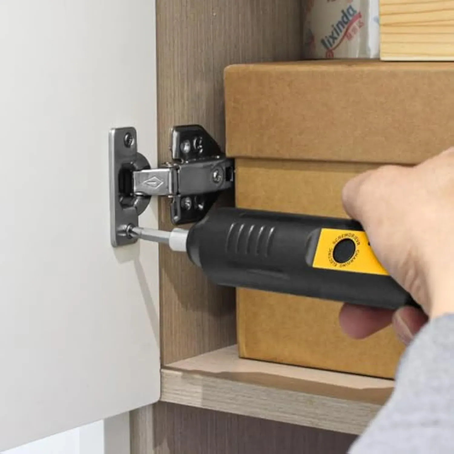 🔧🔥 Conjunto Portátil de Chave de Fenda Elétrica Doméstica ⚡️🛠️ | Compacta, Segura e Super Potente 💪 | Ideal para Reparações Rápidas em Casa 🏠, Escritório 🏢 ou Oficina 🚗 | Carregamento Rápido 🔋 + Fácil de Usar 🙌