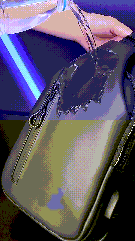 🔥🔋 Em Luanda, nunca fique sem bateria! Mochila Peitoral Impermeável com Porta USB Integrada — Prática, segura e ideal para o dia a dia 🎒✨🚀 🔥