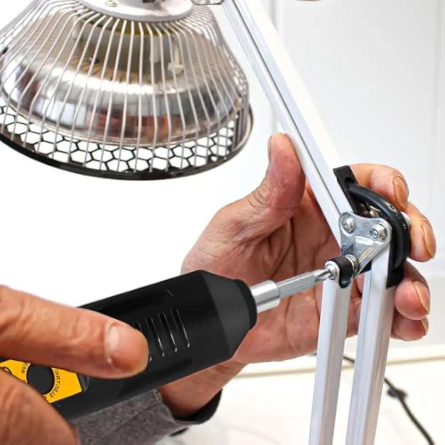 🔧🔥 Conjunto Portátil de Chave de Fenda Elétrica Doméstica ⚡️🛠️ | Compacta, Segura e Super Potente 💪 | Ideal para Reparações Rápidas em Casa 🏠, Escritório 🏢 ou Oficina 🚗 | Carregamento Rápido 🔋 + Fácil de Usar 🙌