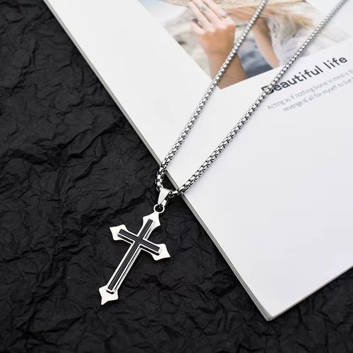 🔥 Lançamento 2025 | Nova Coleção⏳ Colar Cruz em Aço Preto – Moderno, resistente e super estiloso! 🖤⚡