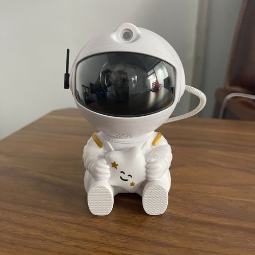 Modern Astronaut Starry Sky Projector Lamp Creative Atmosphere Table Lamp Ocean Sky Nebula Lamp Hugging Star Night Light