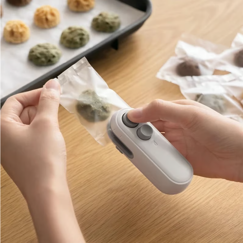 💥Small 2-in-1 Rechargeable Magnetic Snack Sealer Household Mini Sealing Machine