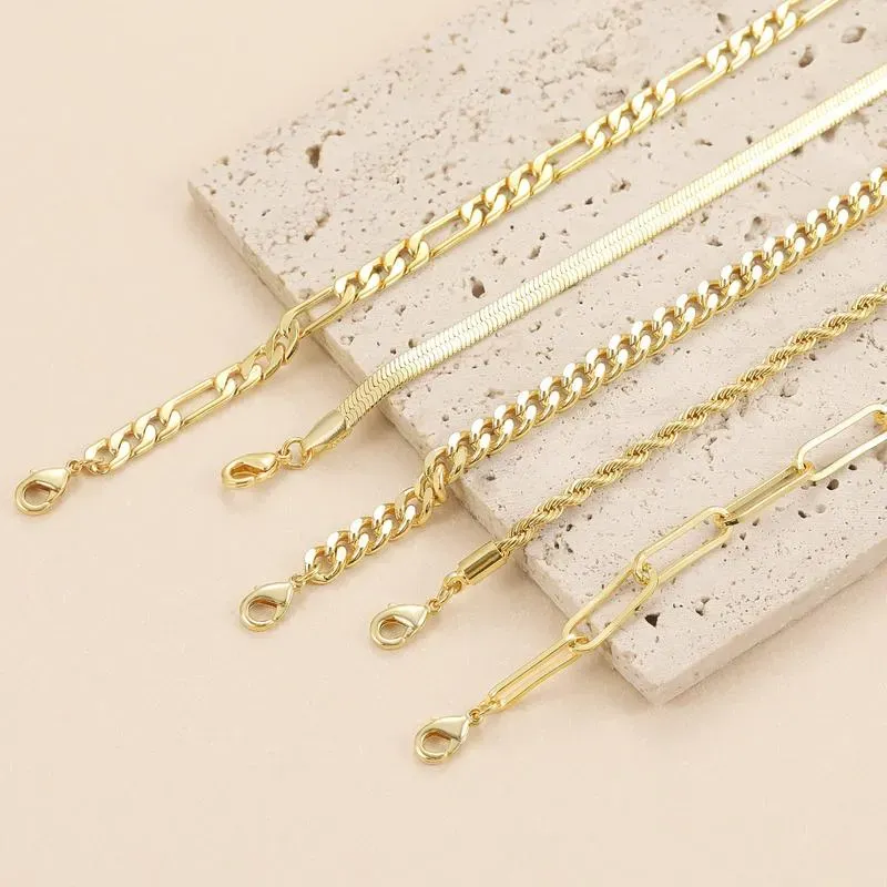 Stylish and exquisite stackable Cuban chain bracelet set, fashionable accessories, women's gifts, and fine jewelry.