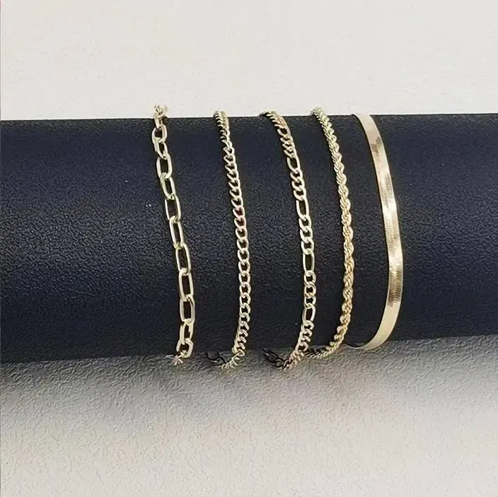 Stylish and exquisite stackable Cuban chain bracelet set, fashionable accessories, women's gifts, and fine jewelry.