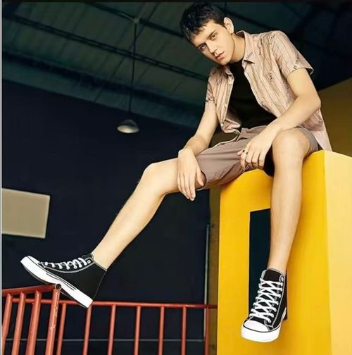 Classic Chuck Unisex High-Top Canvas Shoes