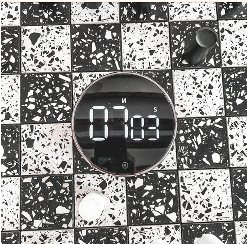 Smart timer can be adsorbed arbitrarily