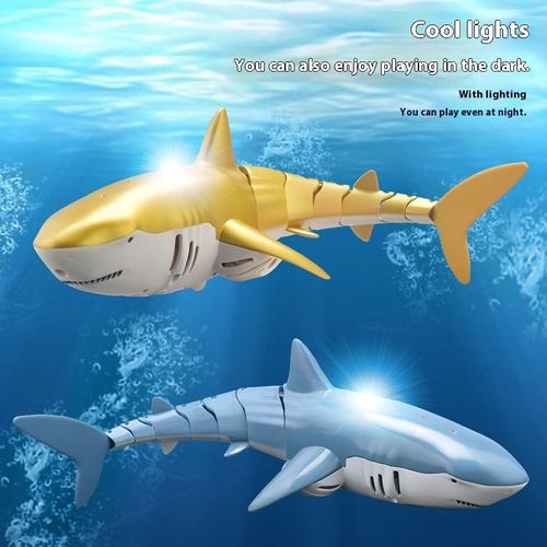 New 2.4G remote control simulated shark shape electric remote control boat toy with water spray for water play