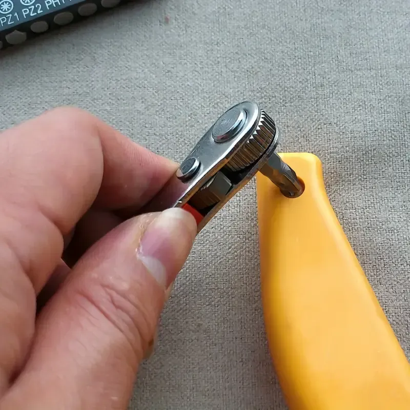 36-tooth ratchet screwdriver for narrow spaces, bidirectional forward and reverse L-shaped elbow corner fender screwdriver tool