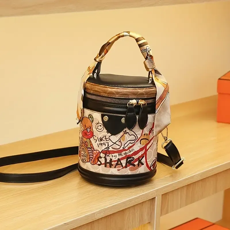 Cartoon Bear Pattern Bucket Bag