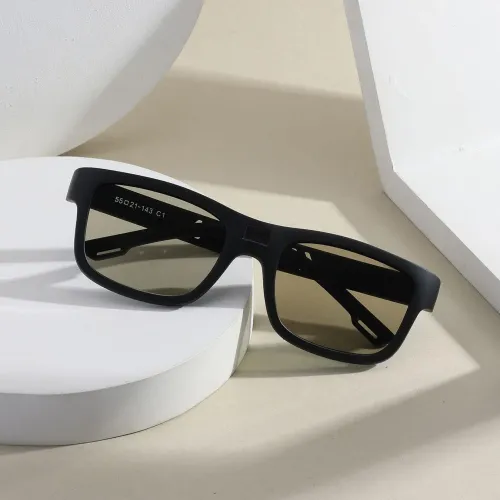 Smart light-sensitive color-changing polarized sunglasses