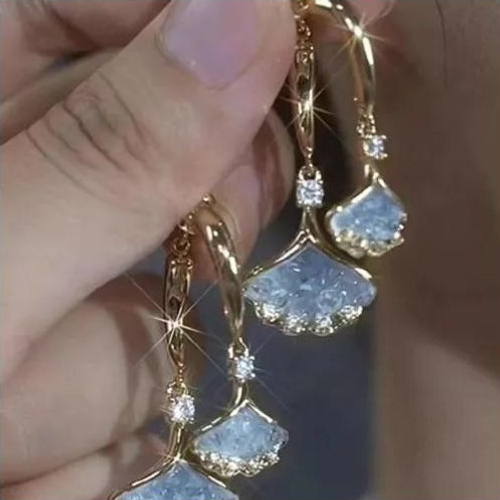 New 2025 Unique Sparkling Blue Crystal Ginkgo Leaf Tassel Earrings - Slimming Face & Elegant Style