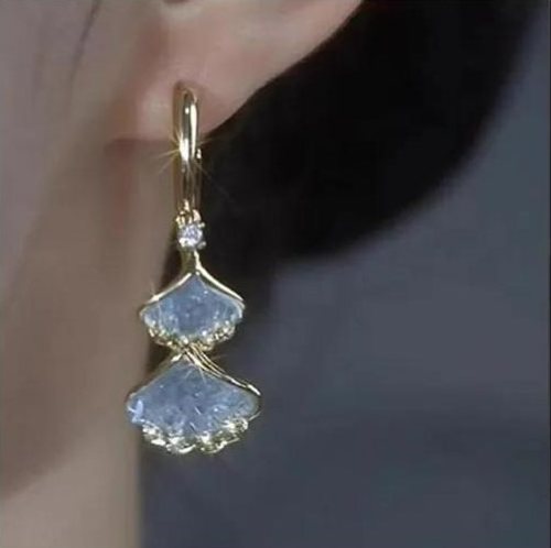 New 2025 Unique Sparkling Blue Crystal Ginkgo Leaf Tassel Earrings - Slimming Face & Elegant Style