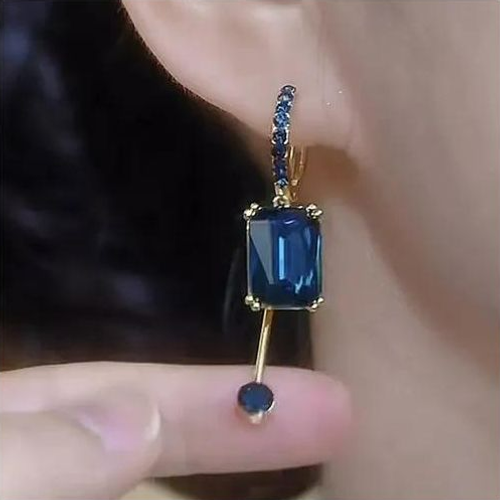 French Vintage Style Emerald Square Diamond Earrings Light Luxury High-End Niche Jewelry Exquisite Fashionable Pendants Charms