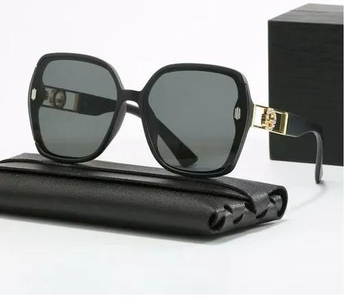 Black UV-Resistant Women's Sunglasses - Oversized Fashion Eyewear