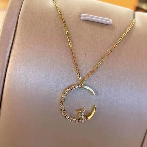 Elegant Star & Moon Pendant Necklace for Women - Dazzling Delicate Collarbone Chain, Unique Minimalist Design, Luxury Jewelry Gift for Girlfriend, Sparkling Statement Necklaces