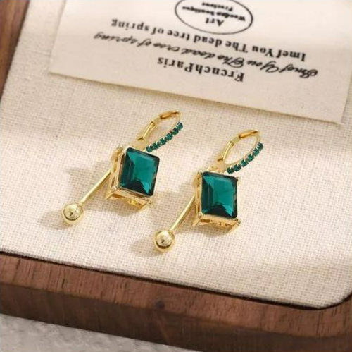 French Vintage Style Emerald Square Diamond Earrings Light Luxury High-End Niche Jewelry Exquisite Fashionable Pendants Charms