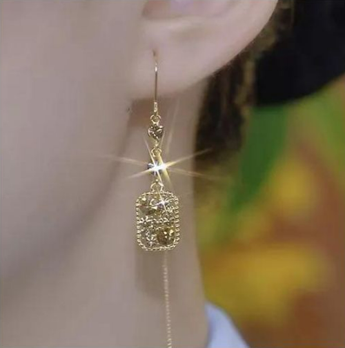 French-Style Champagne Gold Square Full-Diamond Tassel Earrings – Minimalist, Versatile & Slimming Long Drop Design