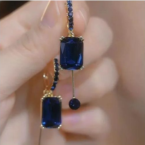 Korean-Inspired Exquisite Rhinestone Square Crystal Clip-Ons: Blue Geometric Sphere with Minimalist Chic & Premium Vibe