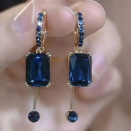 French Vintage Style Emerald Square Diamond Earrings Light Luxury High-End Niche Jewelry Exquisite Fashionable Pendants Charms