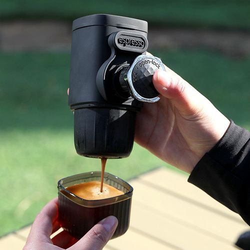 Máquina de café manual portátil, compatível com pó de café em cápsulas italianas. Ideal para uso doméstico, viagens e atividades ao ar livre, uma máquina compacta de café expresso.