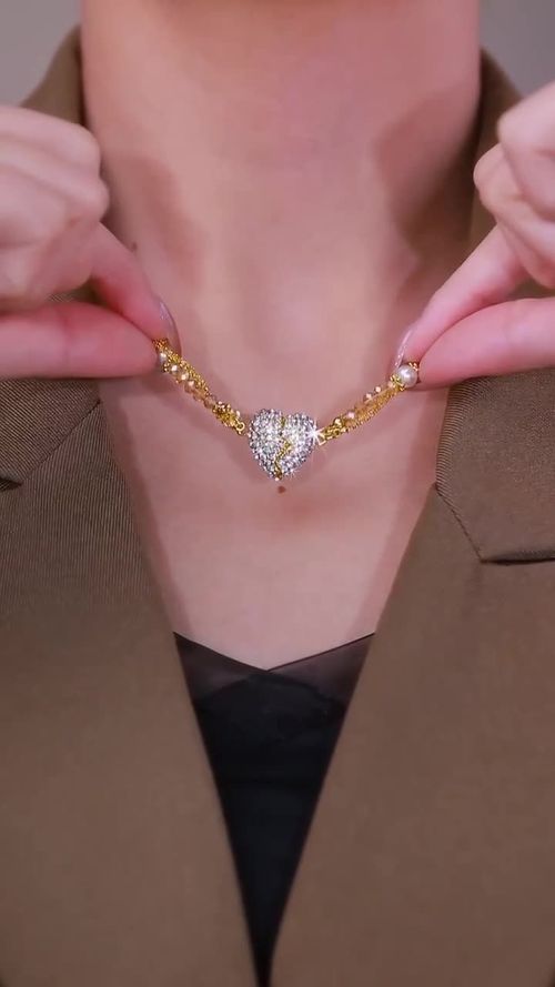 High-End Double-Layer Heart Magnetic Pendant Pearl Necklace - Light Luxury, Niche Design, Versatile & Elegant Collarbone Chain