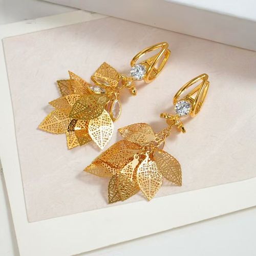 Multi-layered Golden Leaf Cat's Eye Diamond Shining Ear Studs