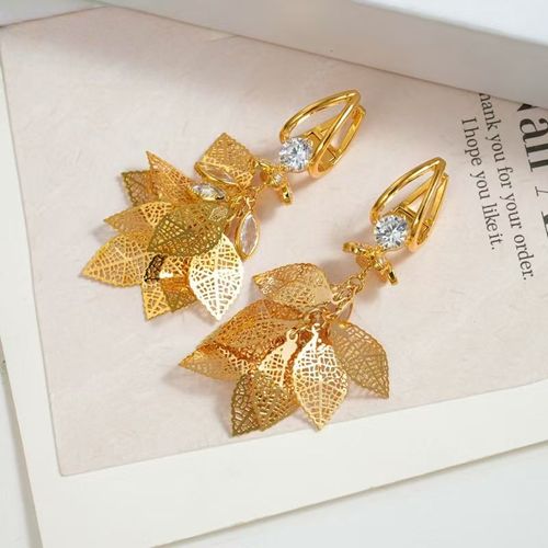 Multi-layered Golden Leaf Cat's Eye Diamond Shining Ear Studs