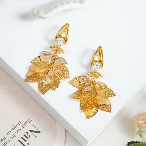Multi-layered Golden Leaf Cat's Eye Diamond Shining Ear Studs