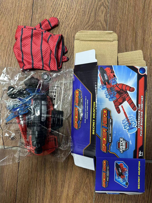 Spider web shooter toy