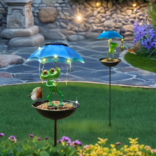 Outdoor Frog Image Light with Umbrella