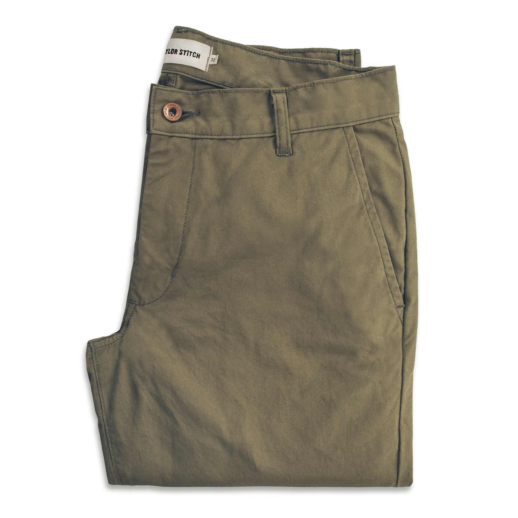 Auece Travel Chino in Olive