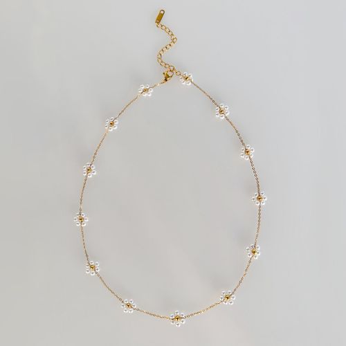 Pearl Small Flower Necklace Fashion Titanium Steel