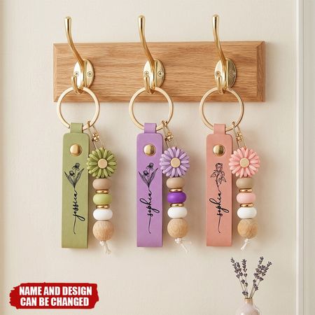 Portachiavi in pelle con perline personalizzato con il fiore del mese di nascita