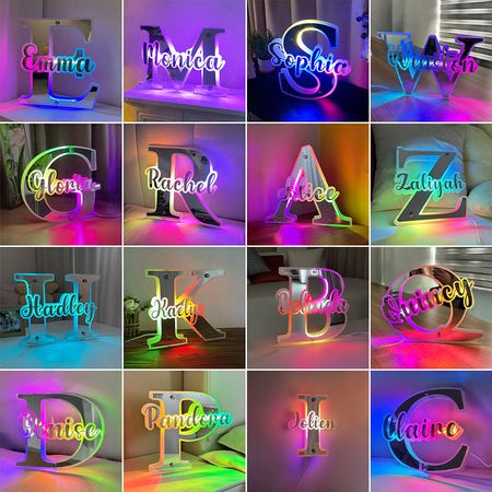 Luce personalizzata dello specchio della lettera e del nome