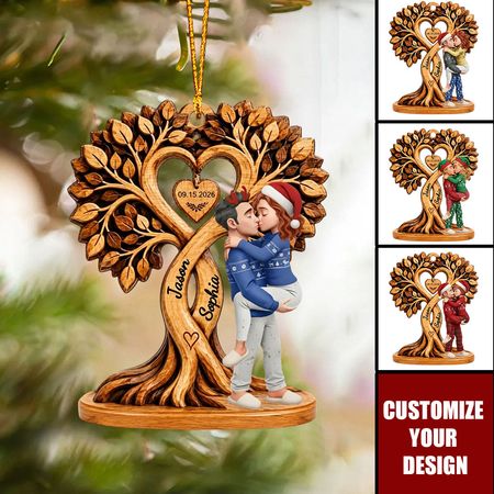 Coppia di Natale personalizzata che bacia le coppie sotto l'albero del cuore-ornamento di legno personalizzato